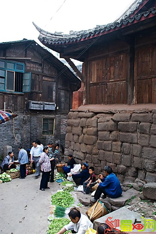 南门菜市场-2 — 屏山老县城