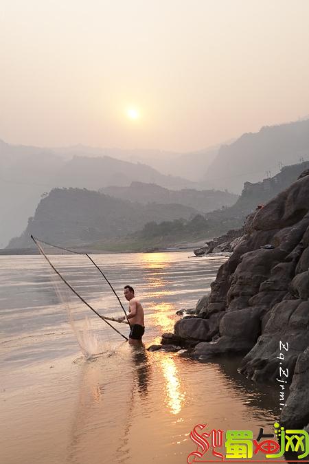 夕照撒网 — 屏山老县城